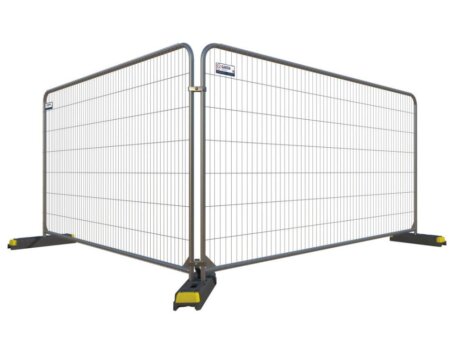 Smartpanel Anticlimb F2 byggegjerde fra Heras med smale masker som gjør det klatresikkert.